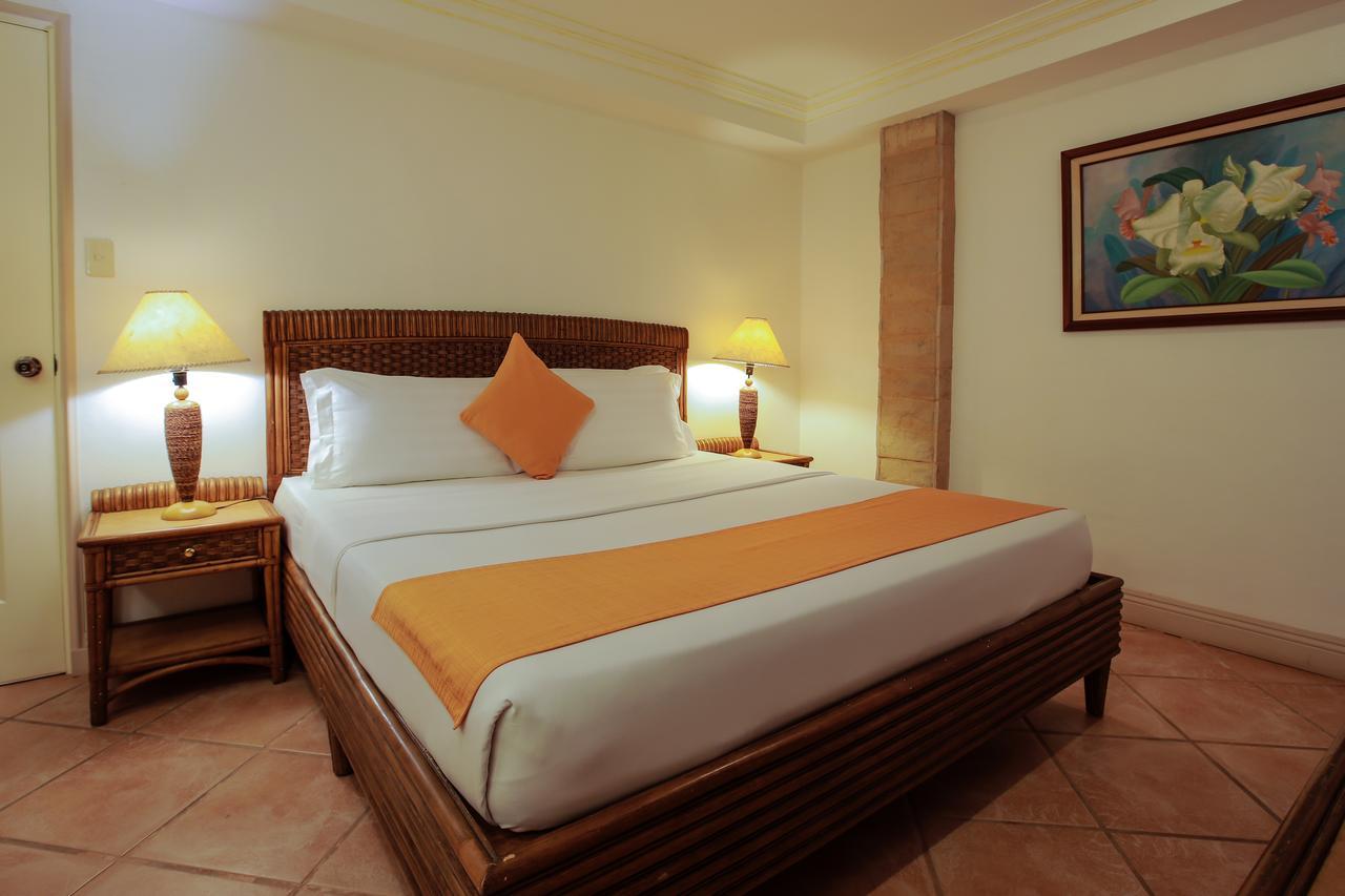 Paradise Garden Hotel And Convention Center Boracay Powered By Aston Manoc-Manoc Bagian luar foto